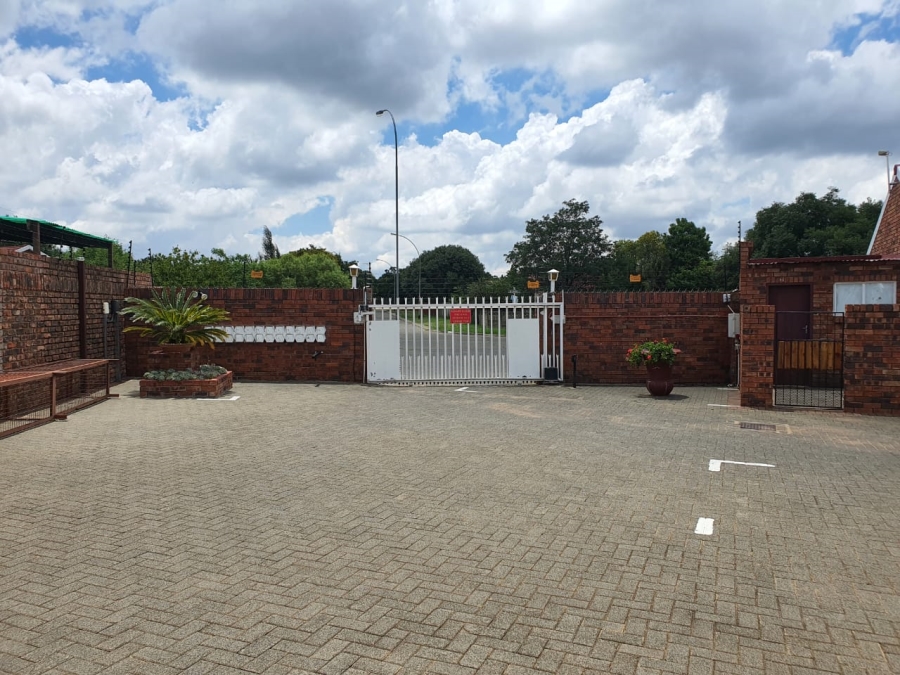 2 Bedroom Property for Sale in Pellissier Free State